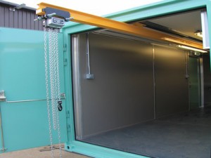 Workshop_container_beam_out_door 400 x 300