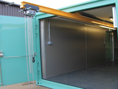 workshop_container_beam_out_door-400-x-300